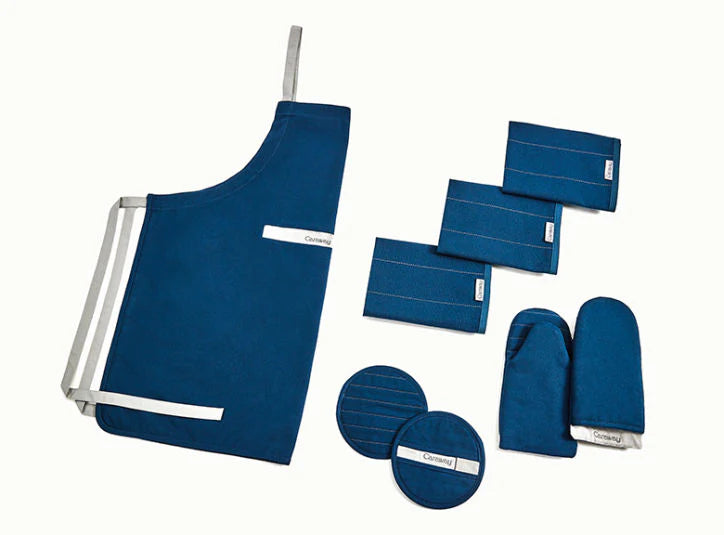 Classic Linens Set in Navy R874787
